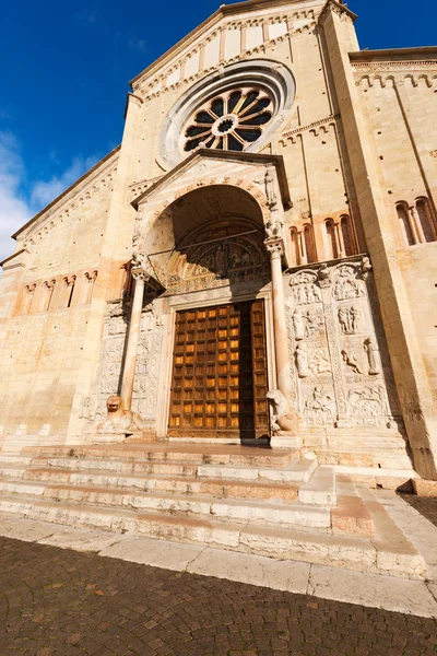 Basiliek van san zeno verona - Italië — Stockfoto