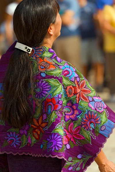 Μεξικού φόρεμα - Τσιάπας στο Μεξικό στο παζάρι του Ζινακαντάν — Φωτογραφία Αρχείου