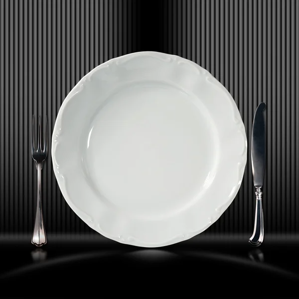 Empty White Plate with Cutlery — Stock Photo, Image