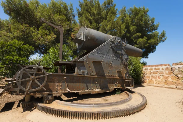 モンジュイック城 - バルセロナ付近の古い大砲 ストック画像