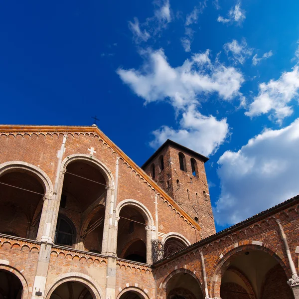 Basilika des heiligen ambrogio milano italien — Stockfoto