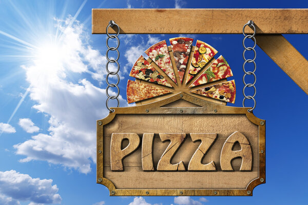 Пицца - Деревянный знак с металлической цепью
