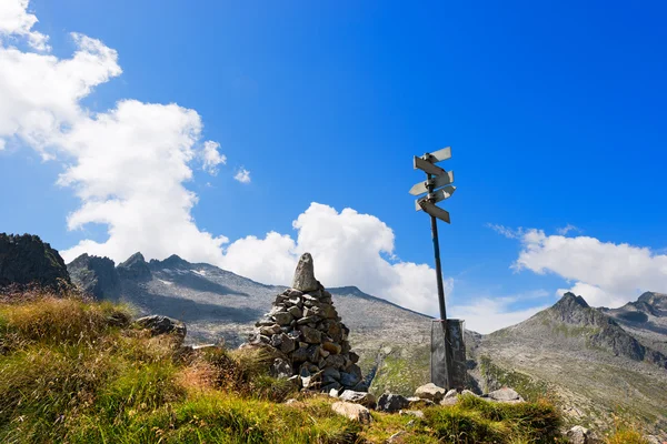 Campo Pass and Re di Castello Peak — Stok fotoğraf