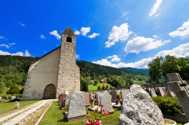 San Vigilio Kilisesi Mezarlığı - Pinzolo İtalya ile