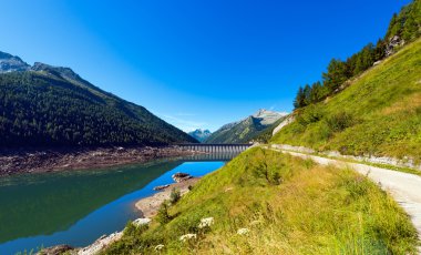 Bissina Gölü Barajı - Adamello Trento İtalya ile