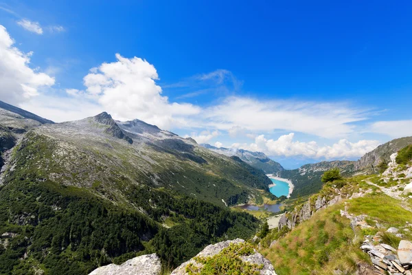 Val Ghilarda y Lago d 'Arno - Lombardía Italia — Foto de Stock