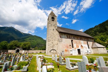 San Vigilio kilise ürkütücü dans - Pinzolo ile