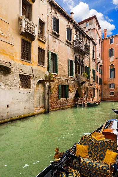 Canal et Gondole à Venise - Italie — Photo