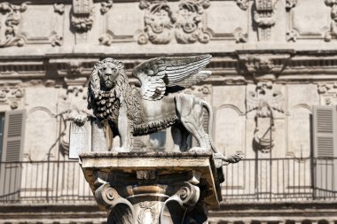 St mark aslan, verona - İtalya kanatlı