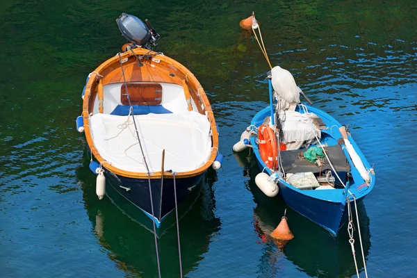 Zwei boote in ligurien italien — Stockfoto