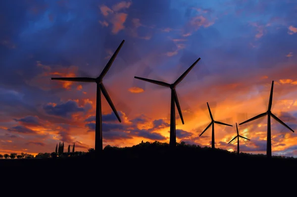 Silhouettes of Wind Turbines at Sunset — Stock Photo, Image