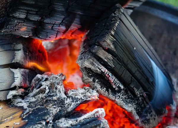 Mooie Vurige Achtergrond Sluiten Van Brandend Brandhout Vuur — Stockfoto