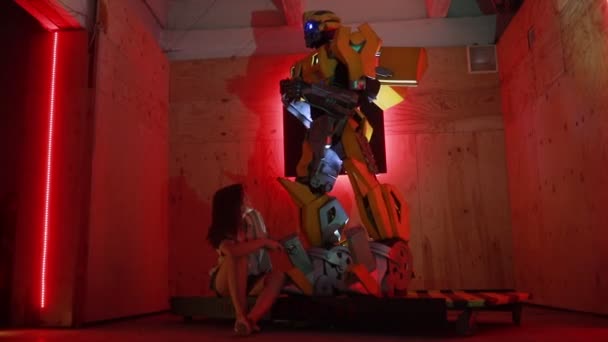 Dnipro Ukraine August 2020 Girl Charlie Watson Sits Robot Transformer — Stock Video