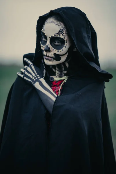 Ritratto Giovane Donna Costume Halloween Morte Con Scheletro Dipinto Sul — Foto Stock