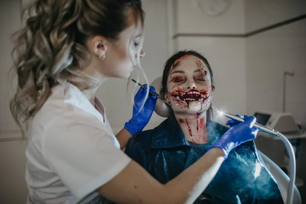 Woman Image Ugly Bloody Mutant Treats Her Terrible Teeth Modern — Stock Photo, Image