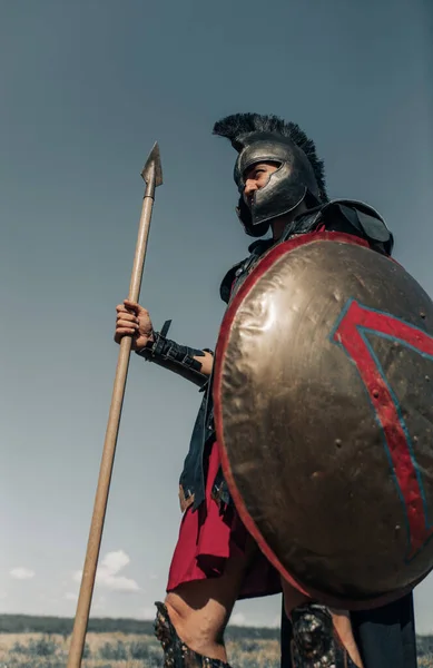 Стародавній Спартанський Воїн Бойовому Вбранні Стоїть Серед Луки Щитом Списом — стокове фото