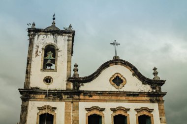 Parati, Rio de Janeiro 'daki Brezilya sömürge döneminden kalma antik Katolik kiliseleri