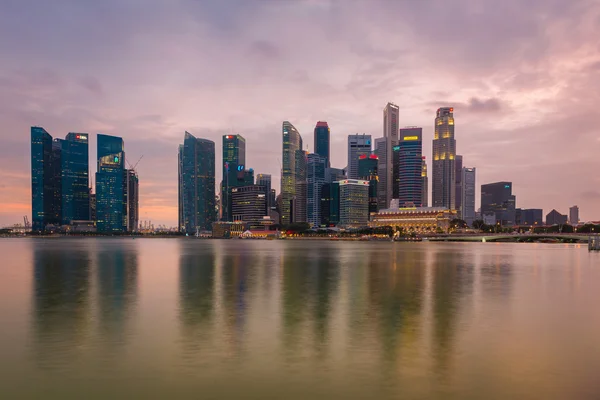 Singapur şehir manzarası günbatımı — Stok fotoğraf