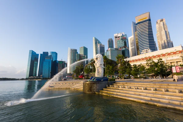 A városra, a Merlion napkelte — Stock Fotó