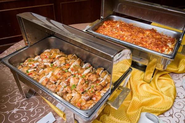 Comida buffet estilo asiático —  Fotos de Stock