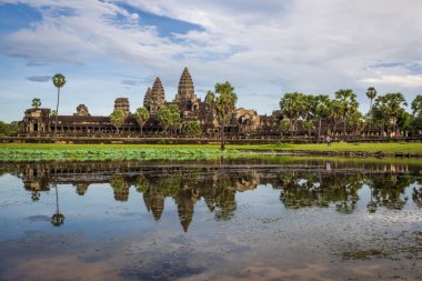 Angkor wat yansıma
