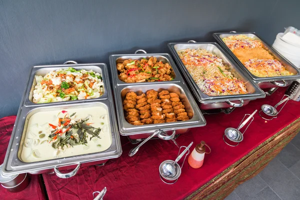 Uitgebreid buffet verspreid — Stockfoto