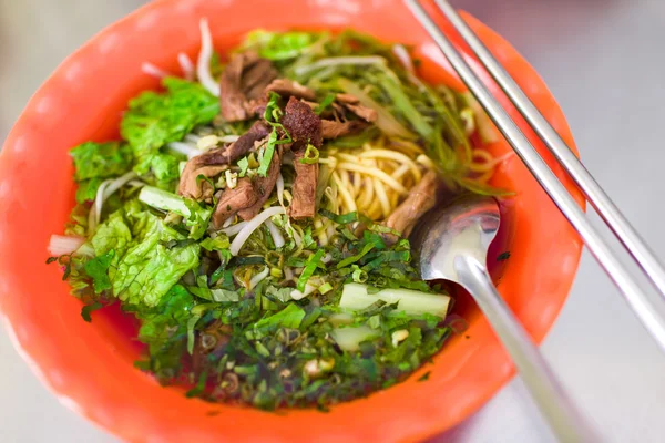 Vegetarian mushroom noodle soup — Stock Photo, Image