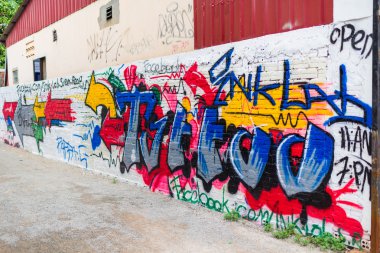Renkli grafiti sanatının duvarlarında