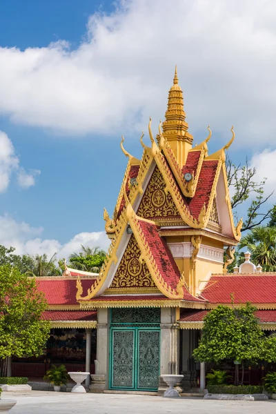 Grand side entrance — Stock Photo, Image