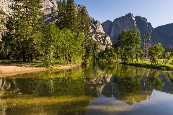 Reggeli kilátás a Yosemite-vízesés — Stock Fotó