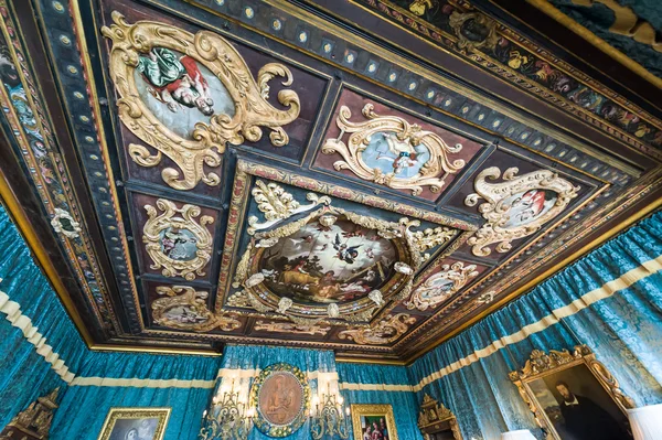 Beautiful carvings and paintings of ceiling