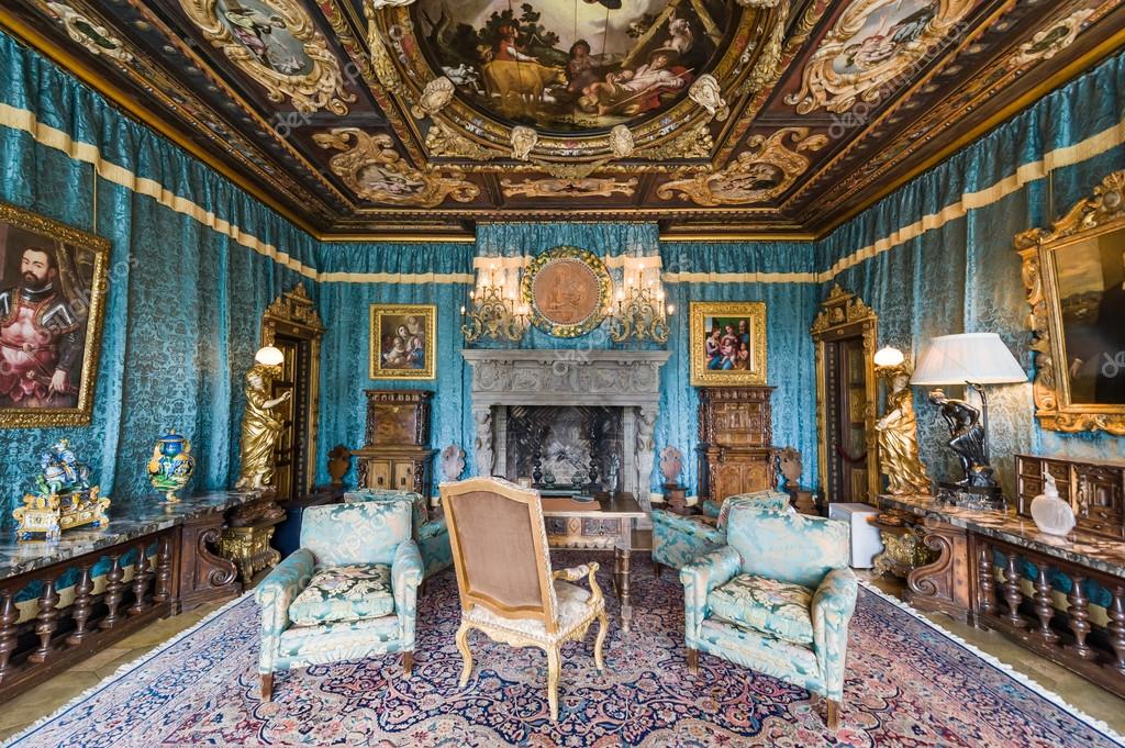 Living room at Hearst Castle — Stock Editorial Photo © gnohz - Technical View