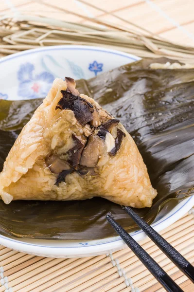 Unwrapped Bamboo Leaf Meat Dumpling Oriental Plate — Stock Photo, Image