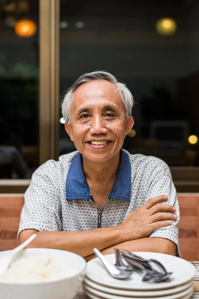 Щасливі азіатських чоловічого старший — стокове фото