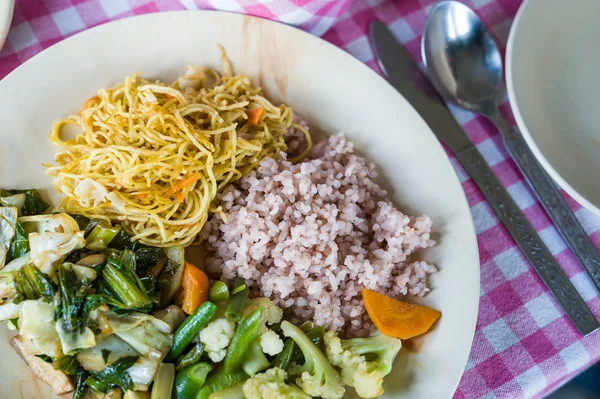 Enkla Bhutan vegetarisk måltid — Stockfoto