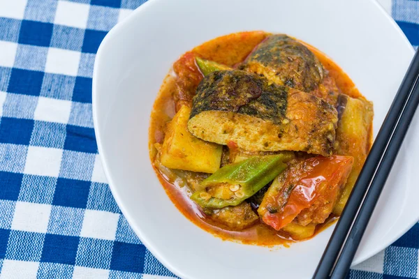 Spicy vegetarian curry fish head — Stock Photo, Image