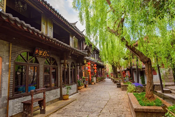 Yunnan China Março 2016 Ruas Pitorescas Lojas Históricas Madeira Cidade — Fotografia de Stock