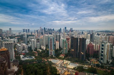 Singapur şehir manzarası akşam