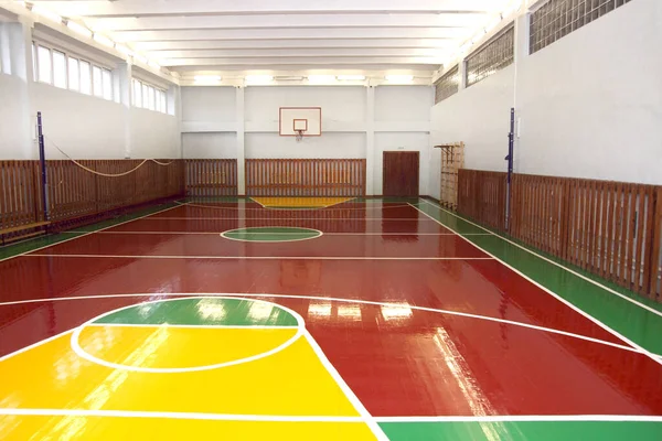 Великий Спортивний Зал Занять Спортом Красива Яскрава Підлога Баскетболу Волейболу — стокове фото