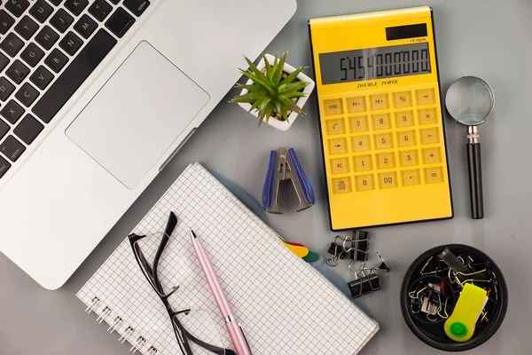 Elementos Para Hacer Negocios Contabilidad Oficina Sobre Mesa Fotos De Stock