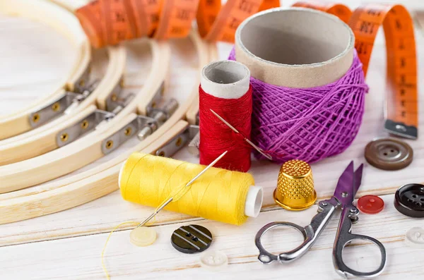 Handicraft items, threads, sewing needles.