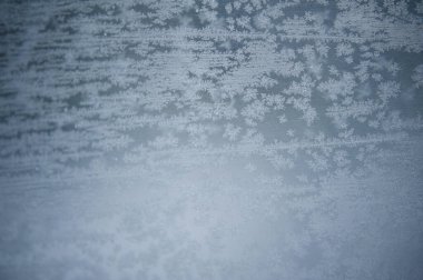 Penceredeki soğuk desen