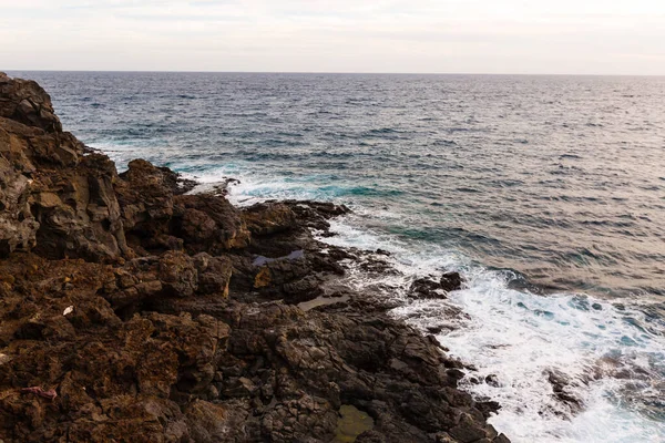 Vagues Océaniques Frappées Écrasées Contre Des Pierres — Photo