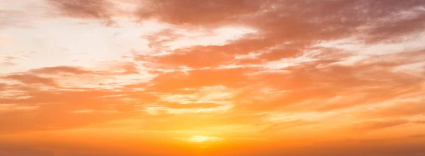 Vacker Solnedgång Himmel Bakgrund Till Naturområden — Stockfoto