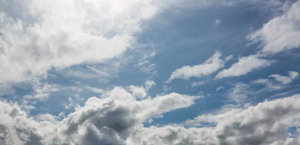 Vita Fluffiga Moln Blå Himmel Bakgrund Från Moln — Stockfoto