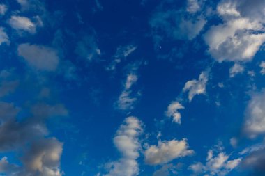  Güzel gün batımı gökyüzü. Doğa gökyüzü arkaplanı.