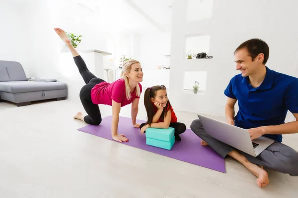 Calm Young Family Little Daughter Practice Yoga Together Happy Parents — Stock Photo, Image