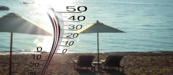 Zomer Thermometer Het Strand Vrije Ruimte Voor Decoratie — Stockfoto