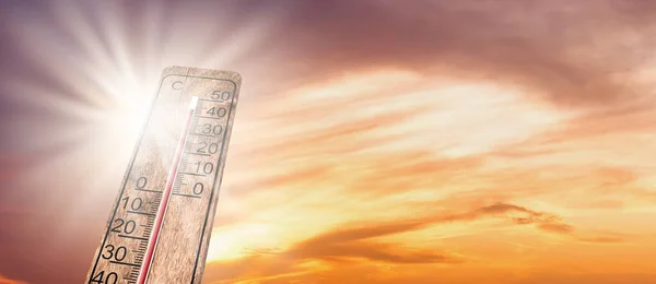 Thermometer Background Nature — Stock Photo, Image