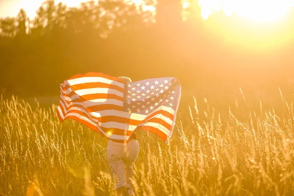 Mooie Jonge Vrouw Met Usa Vlag — Stockfoto